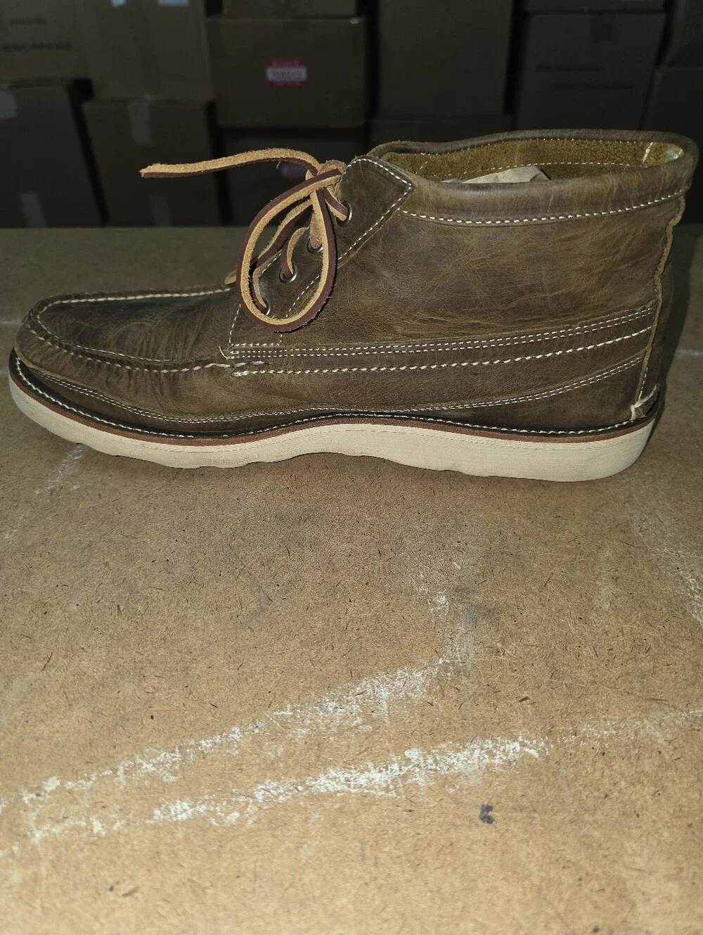 EasyMoc Scout Boot Mens 11D Crazy Horse Leather Viabram Christie Outsole